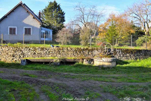 Puits du hameau de Cœurs