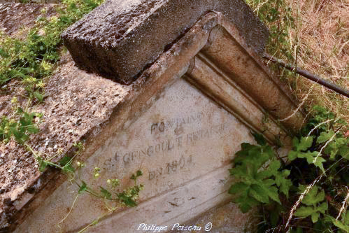 La fontaine sacrée de Saint-Gengoult