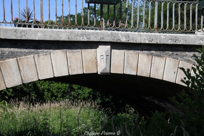 Petit pont de Corbigny