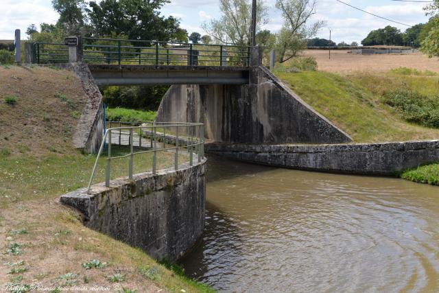 Les cinq ponts de Mingot Nièvre Passion