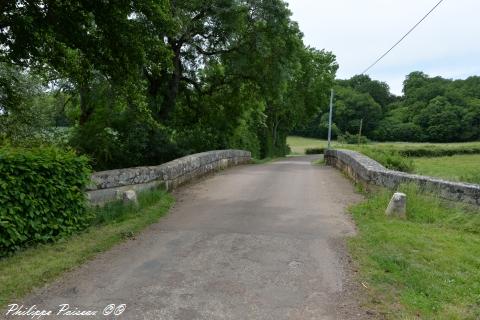 Pont du village de Rix Nièvre Passion
