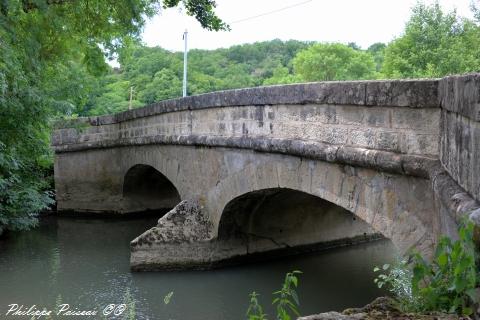 Pont du village de Rix