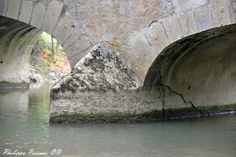 Pont du village de Rix Nièvre Passion