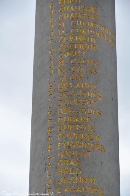 Monument aux morts de Chiddes Nièvre Passion