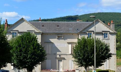 Mairie de Villapourçon un bel hôtel de ville