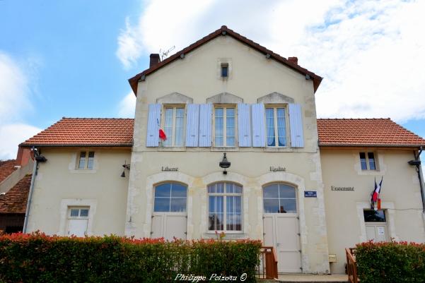 Mairie du village de Murlin un hôtel de ville