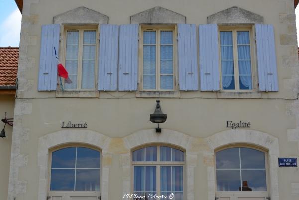 Mairie du village de Murlin