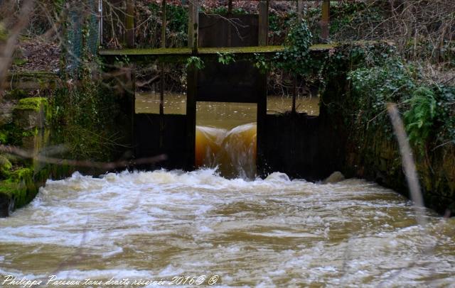 Le moulin du plan d'eau de Prémery