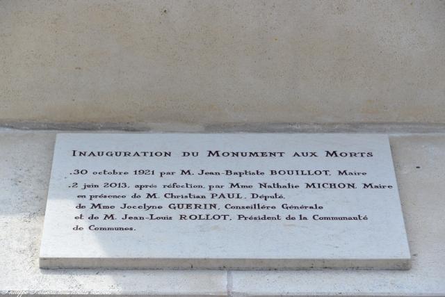 Monument aux morts de Larochemillay