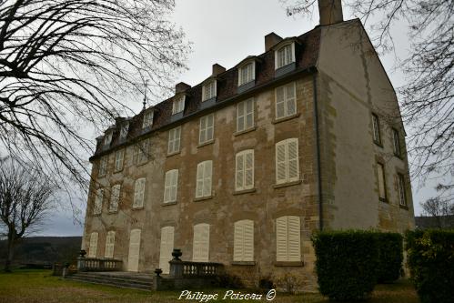 nouvelle aile à deux étages