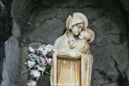 Statue de la Vierge à l’Enfant de Billy-Chevannes un patrimoine