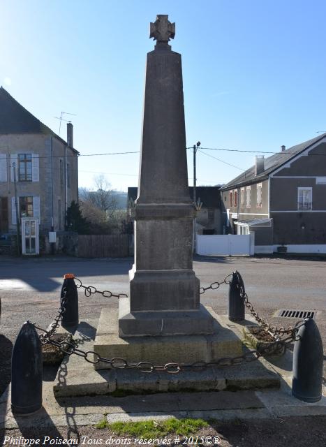 Monument aux Morts de Mhère Nièvre Passion