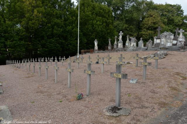 Carré militaire du cimeterre de Corbigny Nièvre Passion