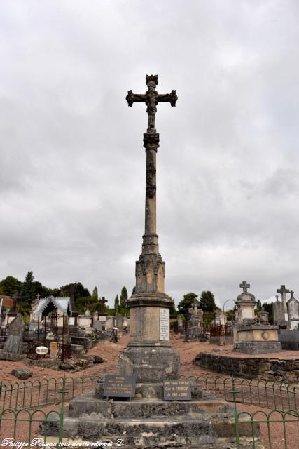 Calvaire du cimetière de Corbigny un beau patrimoine