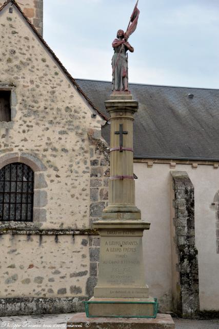 Monument aux Morts de Poil un hommage