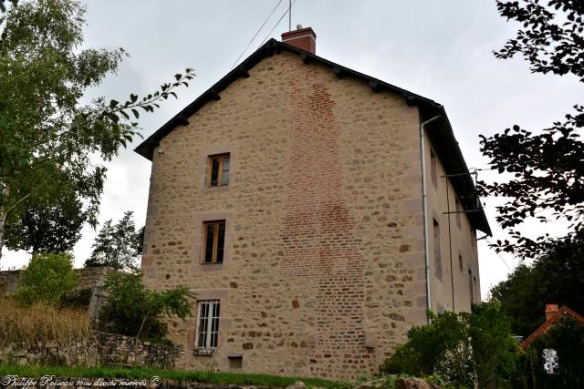 Moulin du village de Poil