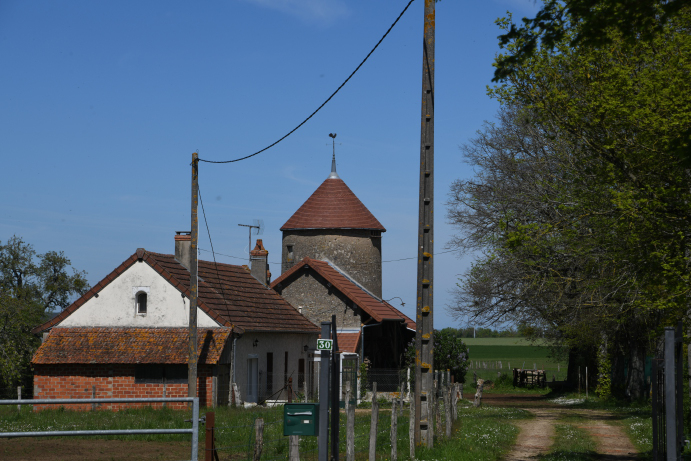 L'ancien moulin à vent de Saint Parize le Chatel