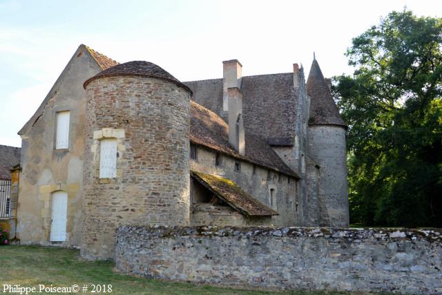 Château du Bessay un beau fort de Toury Sur Jour