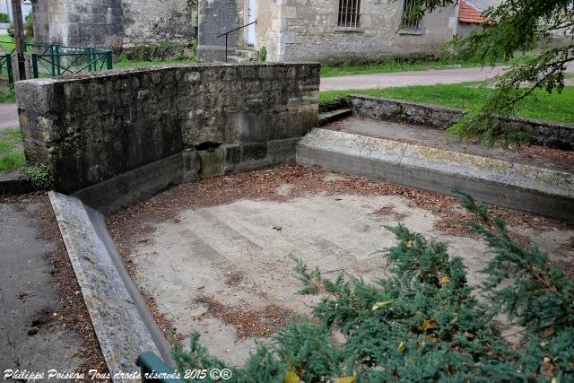 Lavoir de l'église de Pougny