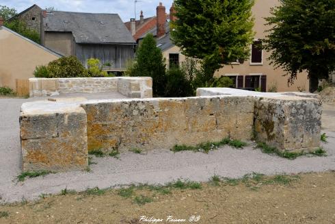 Vestiges de l'église de Asnan