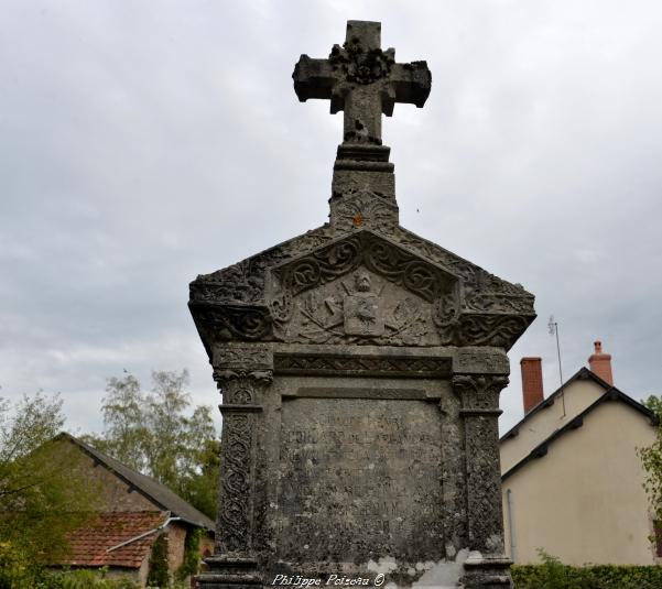 Caveau de la famille La Planche à Millay