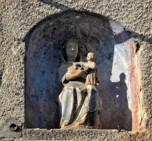 Niche de notre Dame à Moulin Engilbert