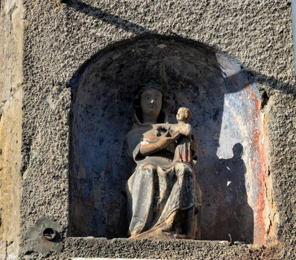 Niche de notre Dame à Moulin Engilbert