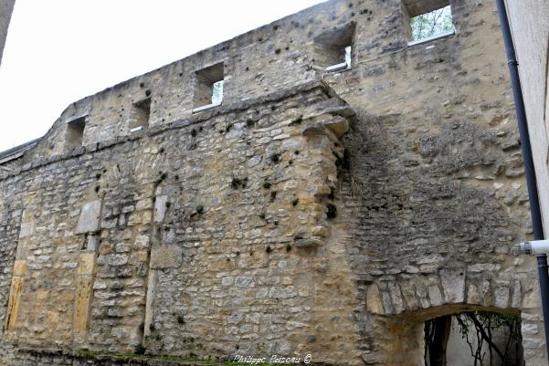 Remparts de Saint Pierre Le Moutier