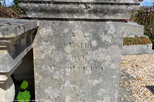 Autel extérieur de l’église de Metz le Comte Nièvre Passion