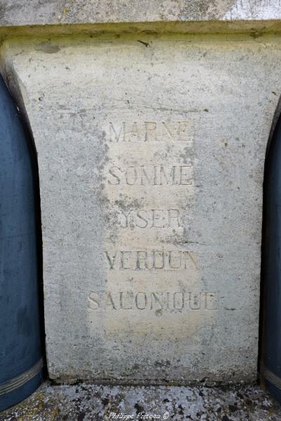 Monument aux morts de Metz le Comte