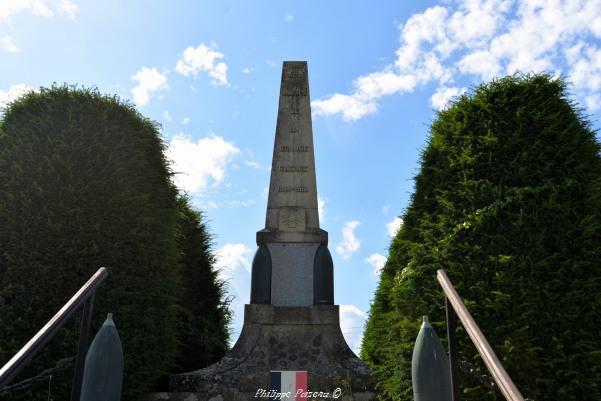 Monument aux morts de Metz le Comte