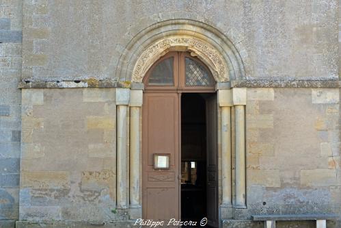 Portail de l’église de Saint-Révérien un remarquable patrimoine