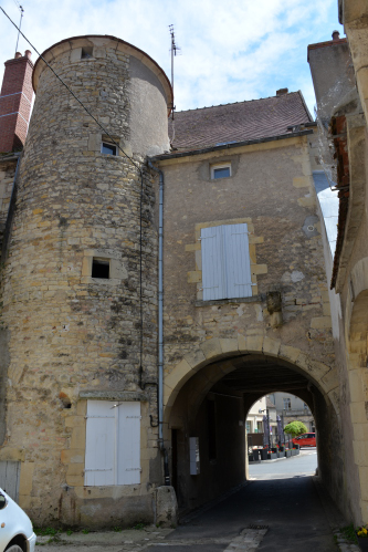 Porte Fortifiée de Tannay Nièvre Passion