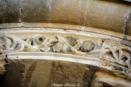 Portail de l'église de Saint-Révérien