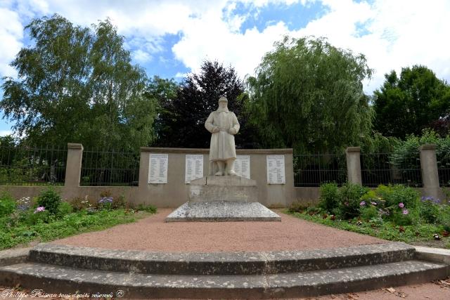 Monument aux morts de Fours