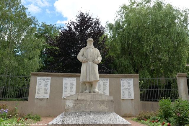 Monument aux morts de Fours