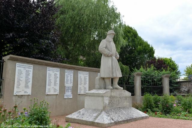 Monument aux morts de Fours