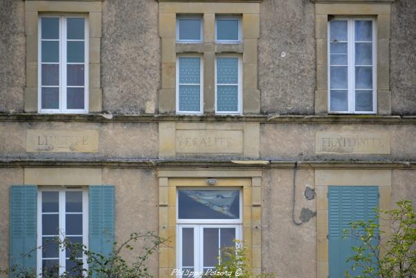 Ancienne mairie école de Cuzy Nièvre Passion