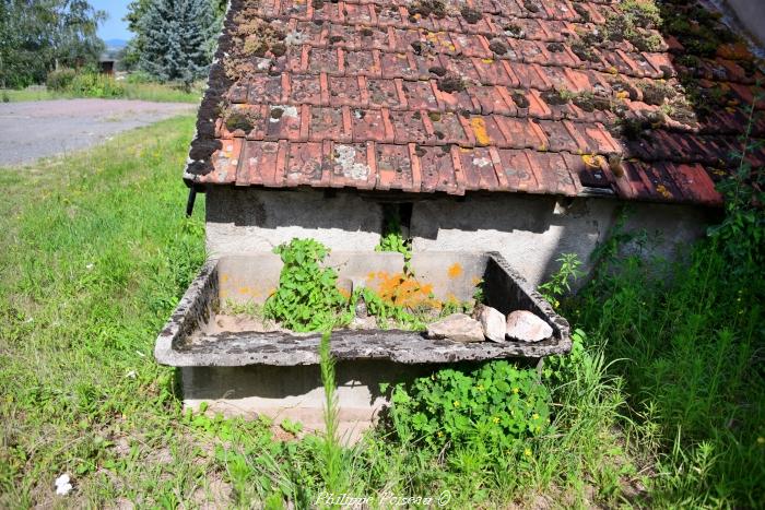 Ancien lavoir individuel de Millay