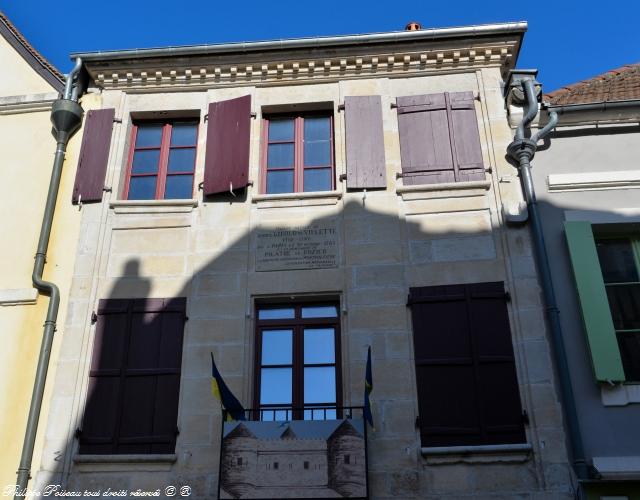 La maison de Giroud de Villette de Clamecy un patrimoine