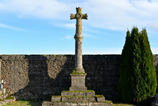 Croix du cimetière de Montberné Chazeuil un patrimoine