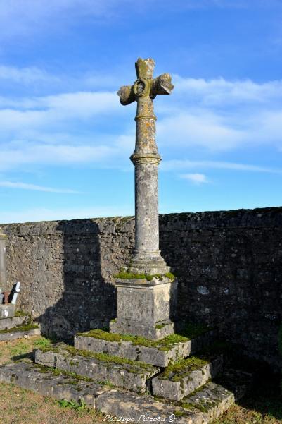 Croix du cimetière de Montberné Nièvre Passion