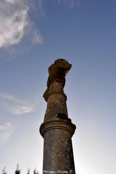 Croix du cimetière de Montberné Nièvre Passion