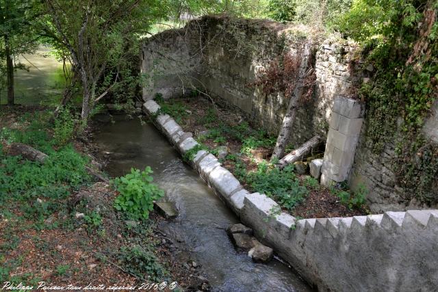 Le Lavoir le Vieux Moulin un Patrimoine vernaculaire