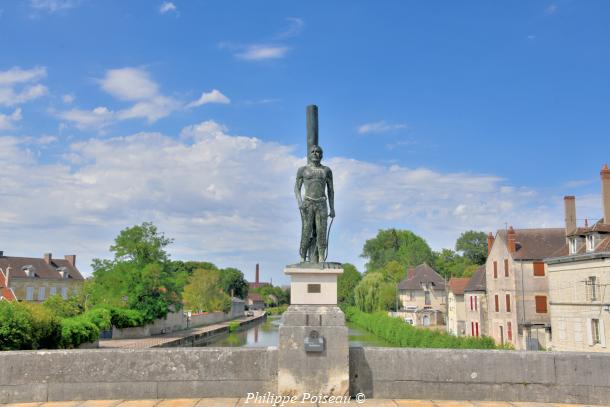 La statue d'Alain Colas