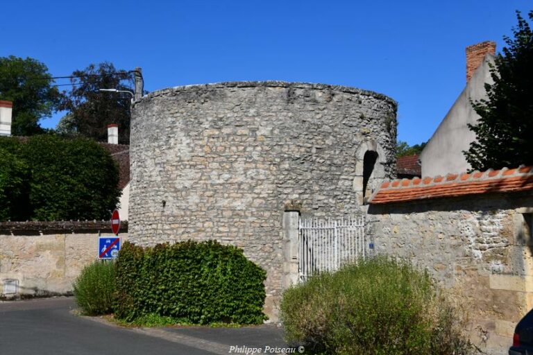 L&rsquo;Ancienne tour de Corvol-l&rsquo;Orgueilleux un beau patrimoine