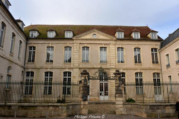 Ancienne école royale militaire de Clamecy