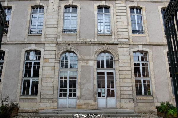 Ancienne école royale militaire de Clamecy Nièvre Passion