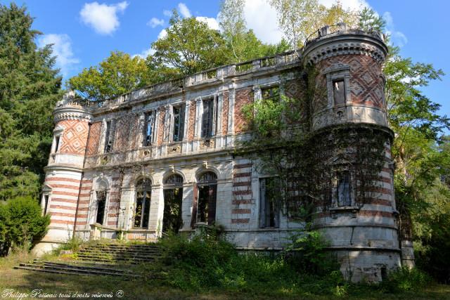 Le château de Thaix