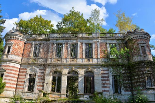 Le château de Thaix